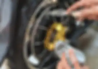 Motor Listrik Kotor Setelah Hujan Jangan Disemprot Air Kencang, Ini Alasannya