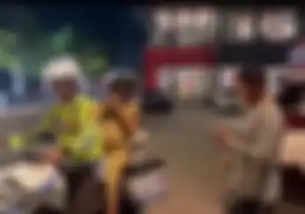 Dikira Nyasar, Ibu Hamil Di Sidoarjo Ternyata Ngidam Naik Motor Polisi