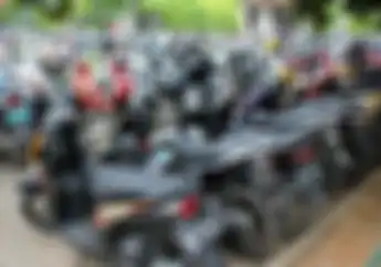Dishub Bilang Warga Jadikan Halaman Rumah Untuk Parkir Motor Stasiun Melanggar Aturan Padahal Ada Pungli