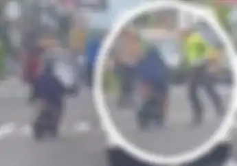 Pengendara Motor Terobos Iring-Iringan Presiden Jokowi Nyaris Kena Tempeleng Polisi Ketahui Aturannya
