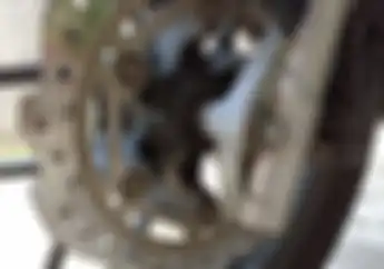 Lubang-lubang Di Cakram Motor Jangan Dibiarkan Kotor, Dampaknya Bisa Fatal