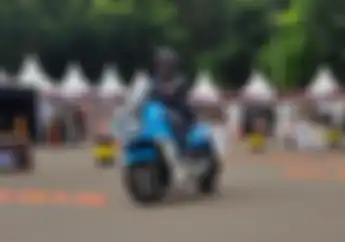 Ada GPS Yang Terus Aktif di Motor Listrik Alva One XP. Bikin Baterai Cepet Habis Enggak Ya?