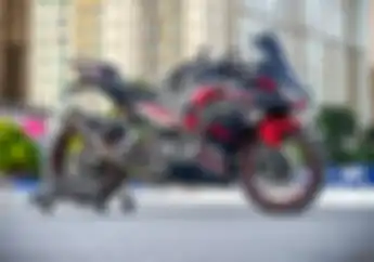 Kembaran Ninja 250 Kena Modifikasi Motor Unik Pasang Banyak Lampu dan Aksesoris