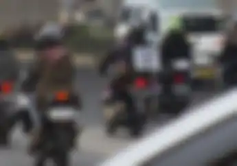 Mudik Naik Motor Tidak Dilarang Masyarakat Berbondong-bondong Pulang ke Kampung Halaman 