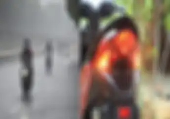 Polisi Pulo Gadung Kasih Paham Bahaya Pakai Lampu Hazard Sembarangan Pas Musim Hujan Selain Kecelakaan