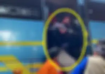 Kocak, Pemudik Bawa Motor Honda Scoopy Masuk Kabin Bus dari Bogor ke Kuningan