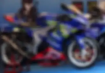 Inspirasi Modifikasi Motor Pakai Grafis Ketupat Lebaran Ala Motor Balap Suzuki