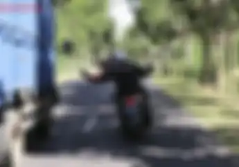 Libur Lebaran dan Bertemu Truk di Jalan Jangan Asal Mendahului Dari Sisi Kiri, Pakai Cara Ini