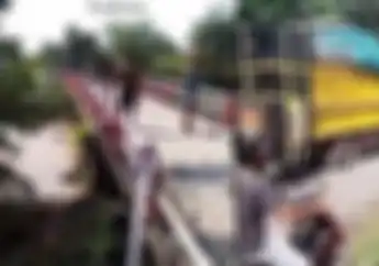 Kepala Desa dan Pemuda di Demak Berakhir Malam Takbiran di Bui Efek Rusak Jembatan Akses Warga Pakai Motor