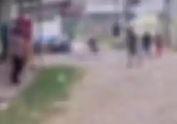 Kocar Kacir Penyapu Koin di Indramayu Dibubarkan Polisi Sapu Lidi Dirampas dan Disita 
