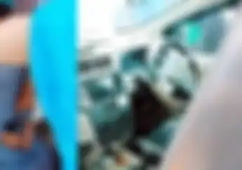Bocah 5 Tahun Nyetir Mobil PLN Tabrak Motor, Terdiam Saat Dikerumuni Warga