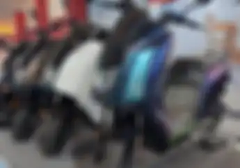 2 Motor Listrik VMove di Bawah Rp 15 Juta di PEVS 2024 Kasih Banyak Garansi