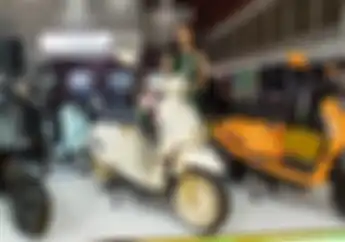 Kaget Motor Baru Vespa 946 KW Versi Listrik Dijual Rp 13 Jutaan Saja di PEVS 2024