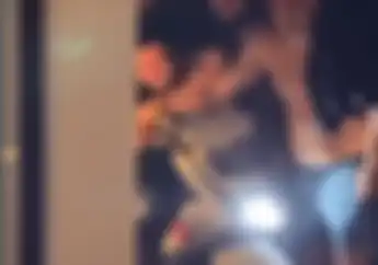 Ramai Kelakuan Ngawur Bule di Bali Ceburkan Honda BeAT Sewaan ke Kolam Renang Saat Party Warganet Geram