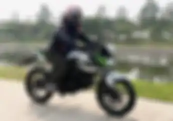 Test Ride Motor Listrik Kawasaki Z e-1 Beneran Gagah Buat Harian