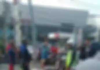 Cewek 15 Tahun Bawa Honda Vario Tabrak Tiang Listrik Sampai Bengkok di Semarang Satu Orang Tewas