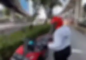 Ogah Ditilang Pemotor Yamaha Aerox Buang Surat Tilang Ngaku Kenal Polda