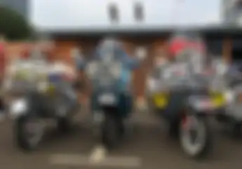 Modifikasi Motor Vespa Mods Pakai Spion dan Lampu Depan Banyak Ternyata Ini Alasannya