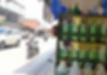 Pemotor Menjerit Harga Pertalite Eceran Dijual Mahal Rp 35 Ribu Per Botol di Daerah Ini