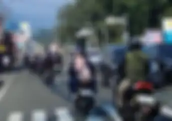 Sering Terjadi Pemotor Sok Jagoan Tendang Spion Mobil di Jalan Hukuman Penjara Tidak Main-Main