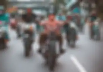 Bikers Motor Kustom Serbu Kelana Akhir Pekan Guncang Kota dengan Musik, Seni, dan Otomotif