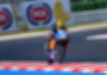 Mantap Pembalap Indonesia Aldi Satya Mahendra Menang Balapan di World Supersport 300 Misano Indonesia Raya Berkumandang