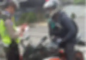 Tilang Sistem Poin SIM Langsung Dicabut, Tidak Pakai Pelat Nomor Kena Poin Segini