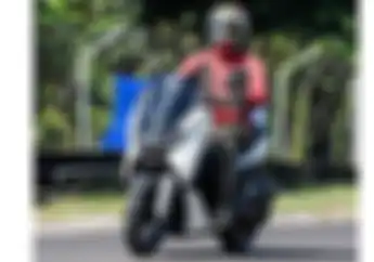 Review Yamaha NMAX 2024 Termurah Tanpa Turbo, Berani Lawan PCX 160?
