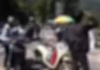 Waspada Pungli Buat Motor di Jalur Puncak Bogor Cuma Berhenti Sejenak Diminta Uang Parkir