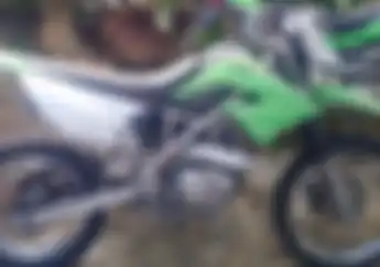 Modal Rp 2 Juta Bawa Pulang Motor Murah Kawasaki KLX 150 Kondisi Mulus Siap Diajak Trabasan