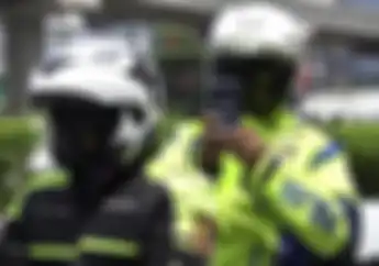 Hati-hati Tilang Model Baru  ETLE Mobile Handheld, Polisi Rekam Pelanggaran Cukup Pakai HP