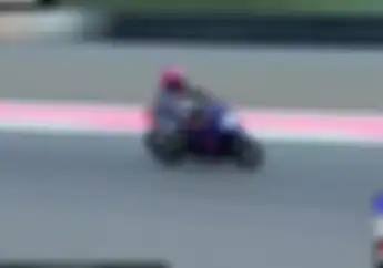 Ewako! Pembalap Indonesia Fahmi Basam Juara Race 1 UB150 ARRC Mandalika
