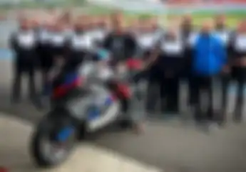 Kenapa Banyak Pembalap Serbu Medsos Sylvain Guintoli, Ternyata Bikin Sedih