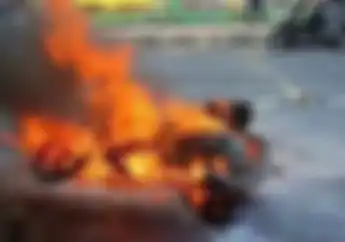 Ngeri Baru Saja Dibayar Motor Bekas Kawasaki Ninja Malah Terbakar di Ciledug