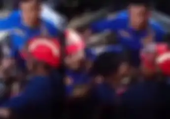Aksi Heroik Ojol Wanita Tabrak Begal Pakai Motor Sampai Masuk Gorong-Gorong di Bandung