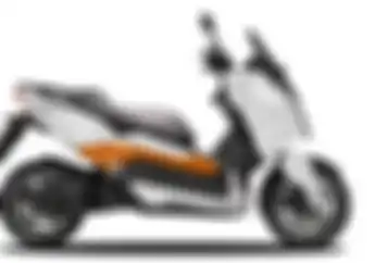 Dijual Seharga Yamaha NMAX Turbo, Cicilan Motor Listrik Polytron Fox 500 Per Bulan Cuma Segini