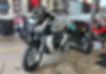 Motor Baru Honda ADV 160 Versi Tangki Gede Muat 13,5 Liter Bensin Perbedaan Harga Sampai Rp 10 Juta