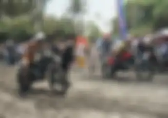 Agak Lain Deus Slidetober Fest 2024 Dress Up Drag Race di Pantai Pakai Kostum Kocak