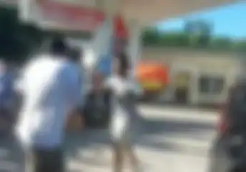Video Viral Duel Maut Supir Mobil Pelat Merah Isi Pertalite Lawan Warga di SPBU, Disaksikan Pemotor