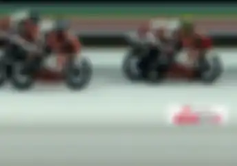Chaos di Tikungan Akhir Pembalap Indonesia Kiandra Ramadhipa Menang di Race 1 Asia Talent Cup Thailand