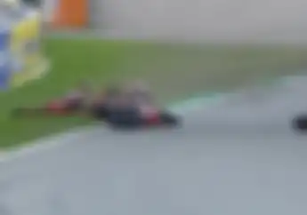 Ngeri Baru Hari Pertama Rekan Setim Tabrakan di Seri Terakhir MotoGP 2024
