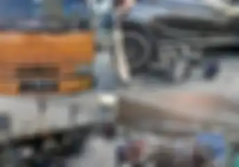 BREAKING NEWS Kecelakaan Melibatkan Truk Rem Blong Kembali Terjadi di Slipi 8 Kendaraan Dihajar 1 Orang Tewas