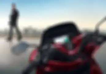 Apa Benar Motor Baru New Honda PCX 160 Pakai Cover Setang Buat Saingi Yamaha NMAX?