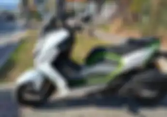 Penantang XMAX dan Forza 2025 Meluncur Pakai Mesin 300cc Harganya Bikin Penasaran