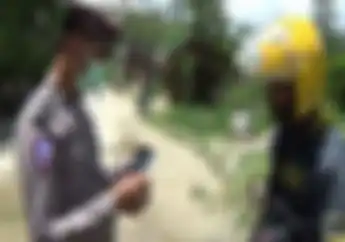 Ternyata Ini Alasan Polisi Bisa Cek SIM dan STNK di Jalan Tikus