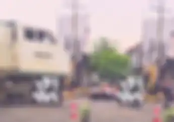 Viral Pemotor di Probolinggo Tertabrak Kereta Api Usai Berhenti di Tengah Rel, Polisi Bilang Begini