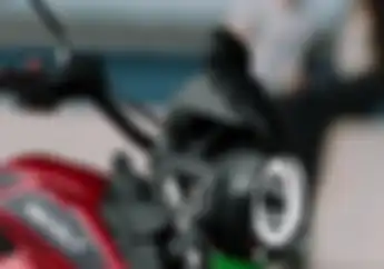 Cuma Rp 21 Jutaan Motor Listrik Baru RV BlazeX 2025 Bisa Tempuh Jarak Sejauh Ini dari Baterai Penuh