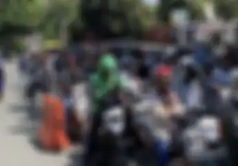 Bukti Pemutihan Bikin Semangat Bayar Pajak Kendaraan, Ada yang Sampai Tidur di Musala Samsat