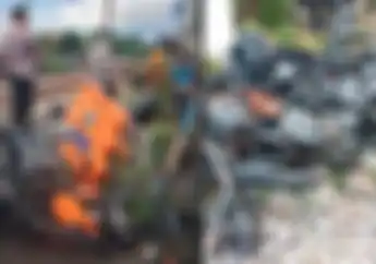7 Motor Hancur Berserakan di Perlintasan Kereta di Magetan, 4 Pemotor Lepas Nyawa