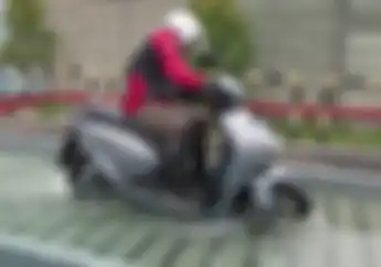 Ahli Ungkap Fakta, Motor Listrik Kebanjiran Bisa Nyetrum Orang Disekitar?